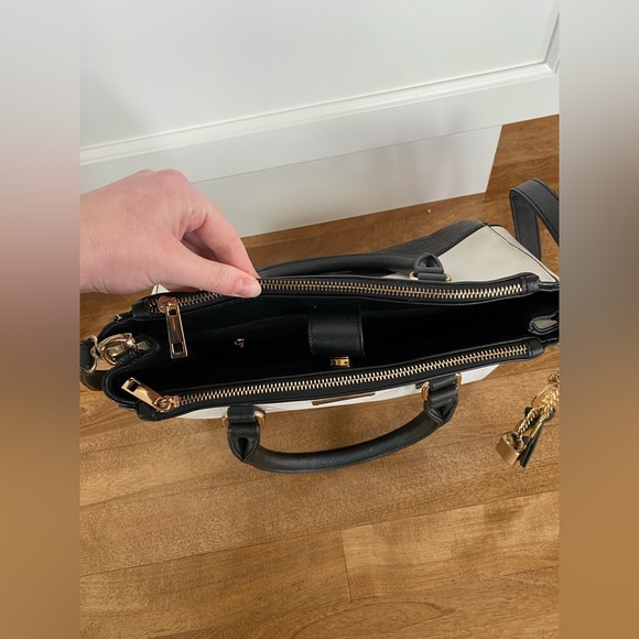 5/$50 🌷🌼🌿 CALL IT SPRING Large Crossbody Purse - Picture 15 of 15